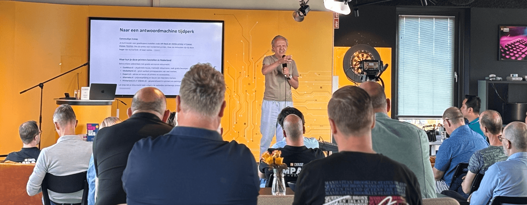 Eerste editie AI Conference Day met op het podium Martin van Kranenburg